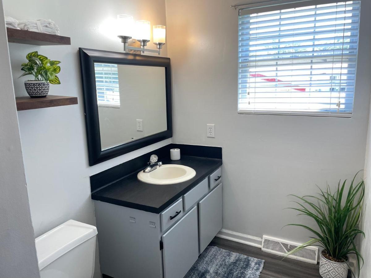 Spacious 1King Bd/2Queen Bd/* 1 Mile From I-85 Lexington Exterior photo